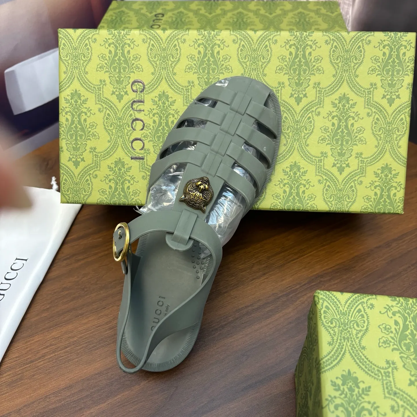 Men's shoes 260💰 [Gucci] Counter quality, top-quality original goods, real photos! Original TPU material, fine workmanship, comfortable; genuine 1:1 replica Size: 36 ~ 46